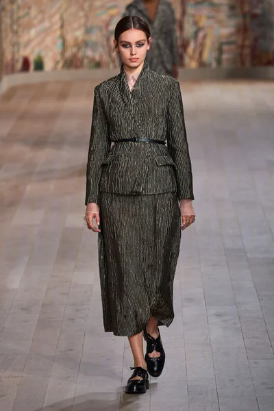 Look 56